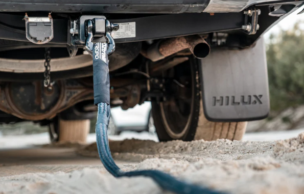 OZtrail Recovery Hitch & 4.75T Bow Shackle - Image 8